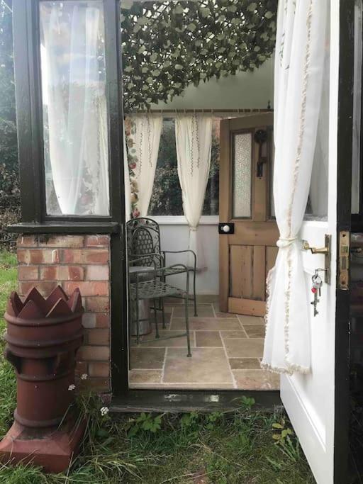 Priory Meadow Cottage Long Bennington Bagian luar foto